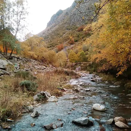 Bois Au Milieu Des Pyrenees Horská chata