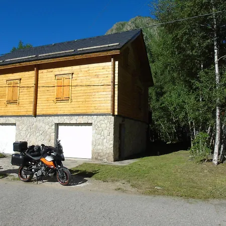 Bois Au Milieu Des Pyrénées Chalet *